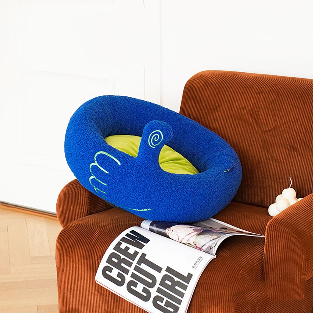 Cozy and Creative “Thumb Up” Cat Bed （52x52x30 cm) ZOOBERS